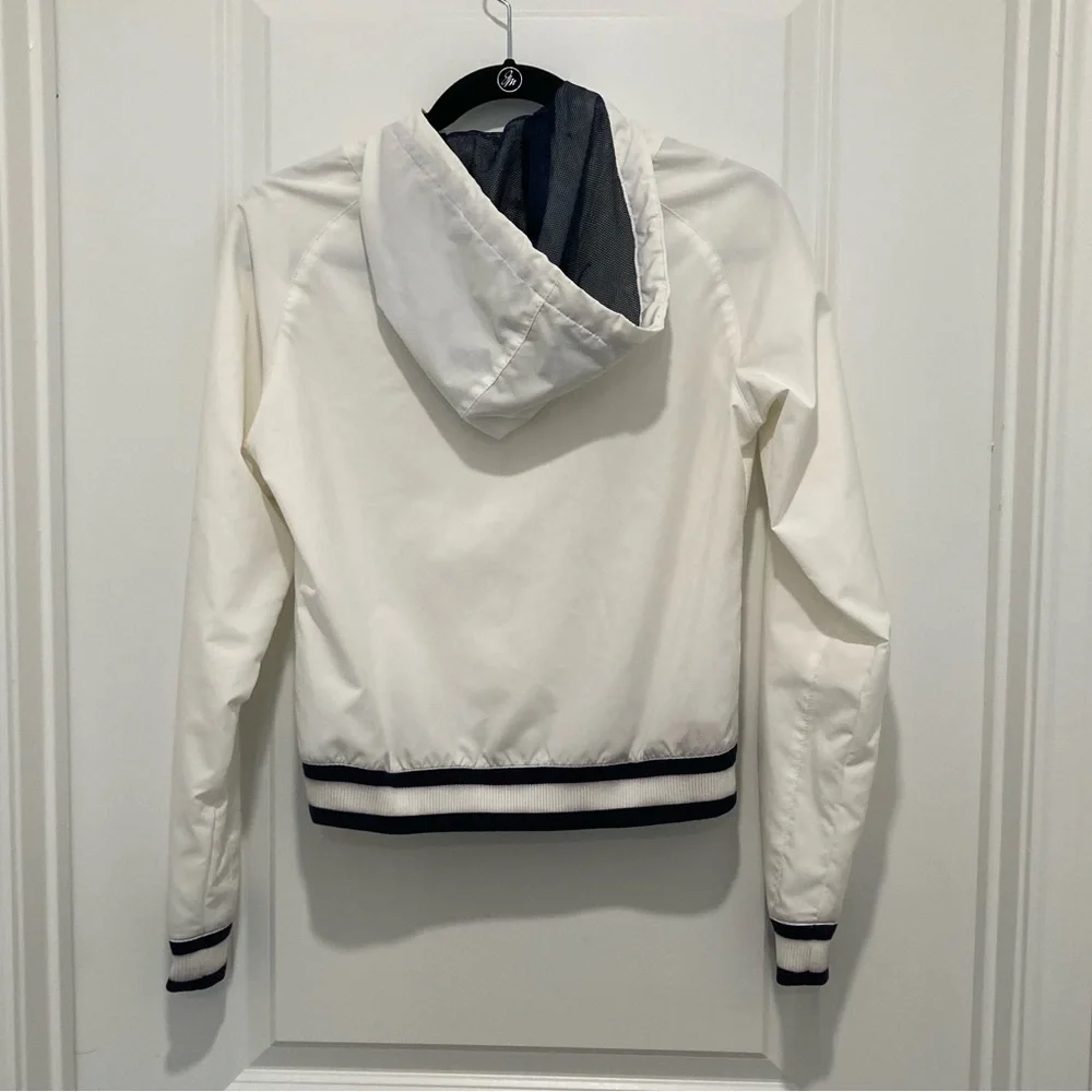Nike Women’s Windbreaker